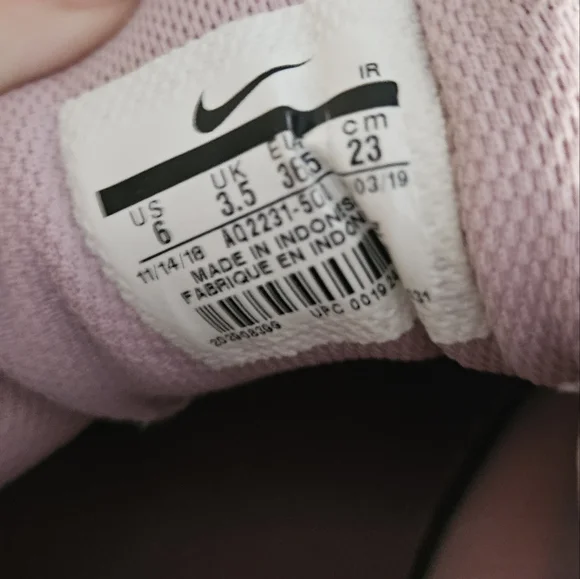 Nike Air Max Oketo Pink Athletic Shoes - Size 6 🩷 - Picture 9 of 10